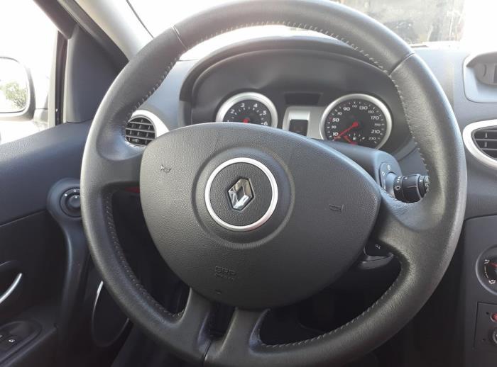 renault clio 1.2 101 hk