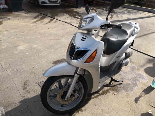 HONDA SCOOPY SH150i