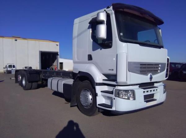 Renault Trucks RENAULT PREMIUM 440 DXI 3 EJES EN CHASIS.