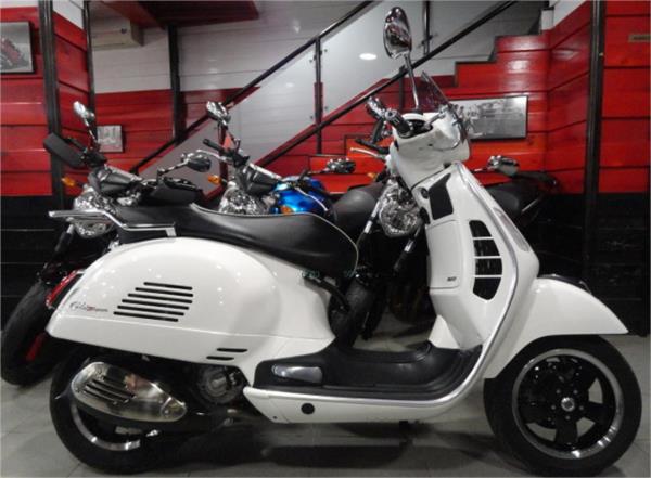 VESPA GTS 300 IE SUPER