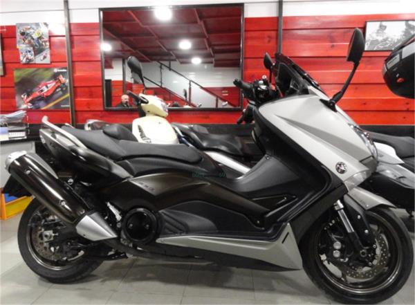 YAMAHA TMAX 530