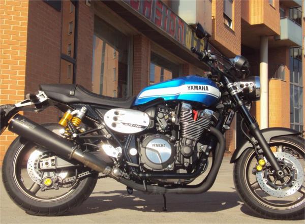 YAMAHA XJR 1300