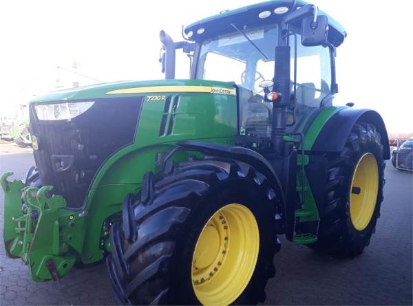 John Deere 7230R