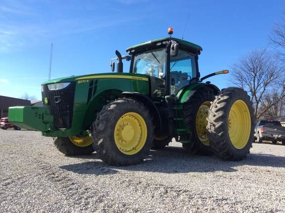 John Deere 8270R