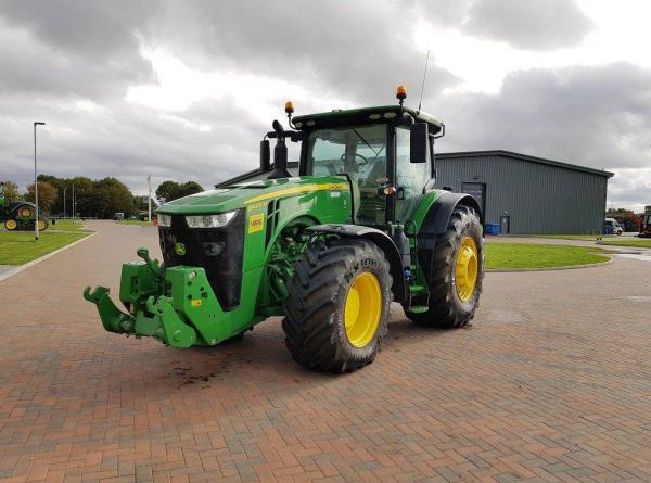 John Deere 8400R