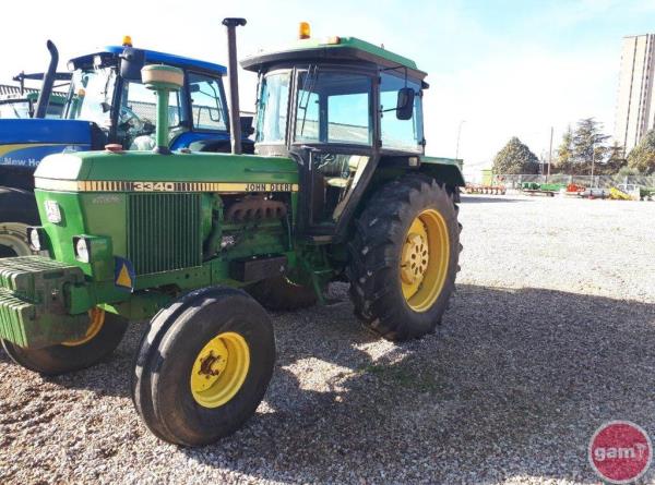 John Deere 3340