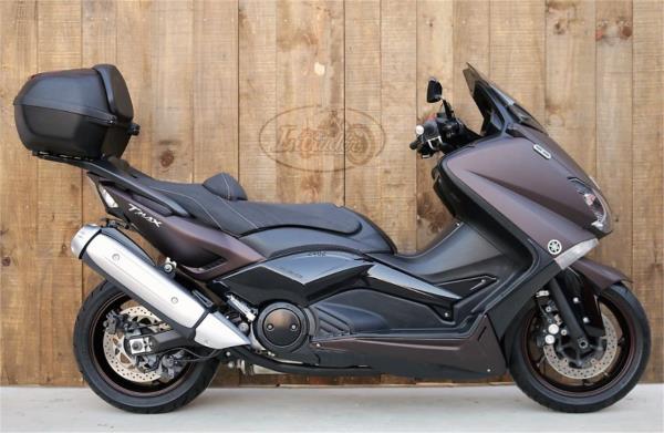 YAMAHA T-MAX 530