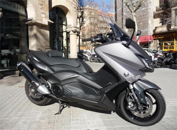 YAMAHA TMAX 530