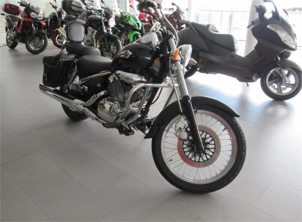 SUZUKI INTRUDER 250 LC