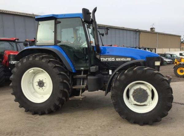 New Holland TM 165