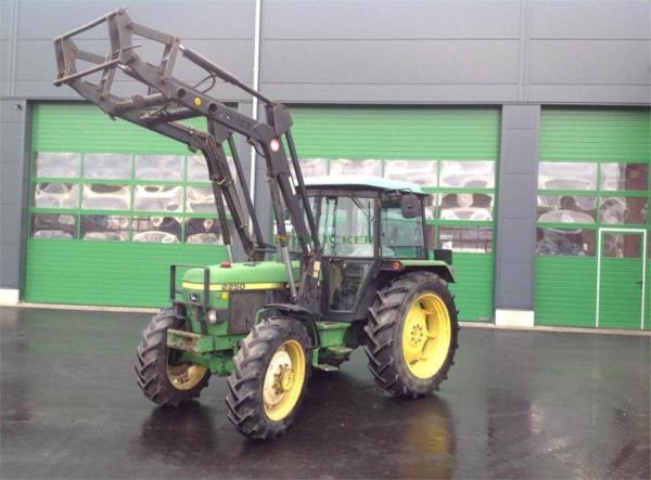 John Deere 2250