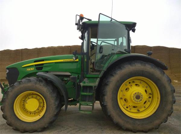 John Deere 7930