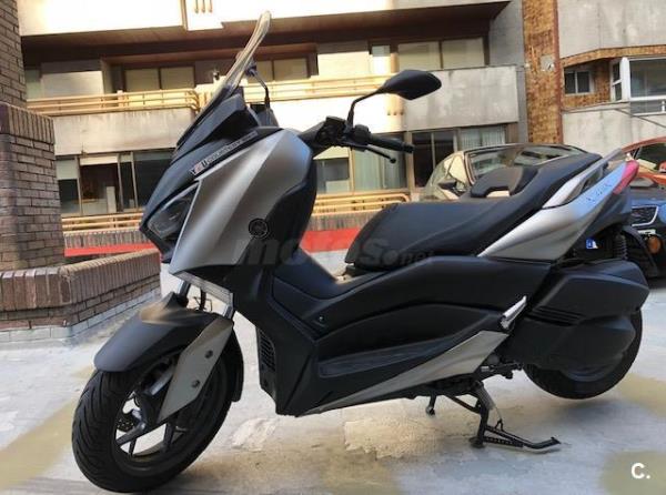 YAMAHA X-MAX 300