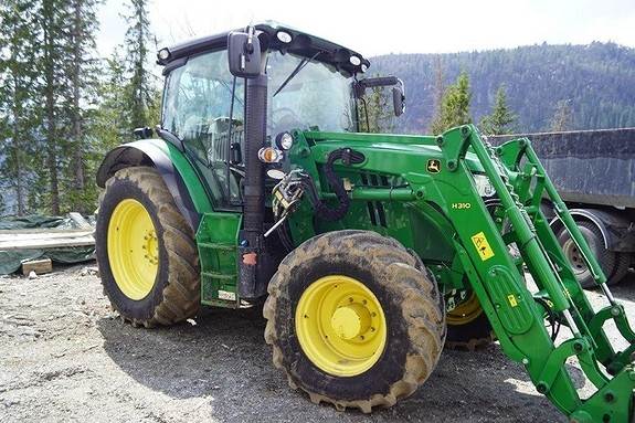 John Deere 6125R m mye utstyr