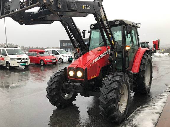 Massey Ferguson 5435