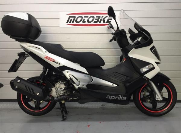 APRILIA SR MAX 300