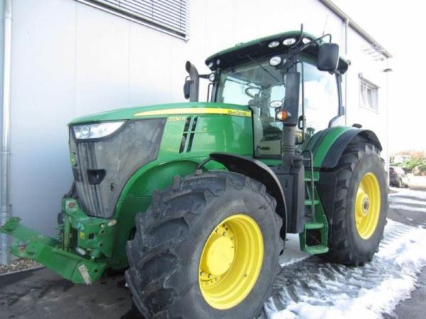 John Deere 7230R