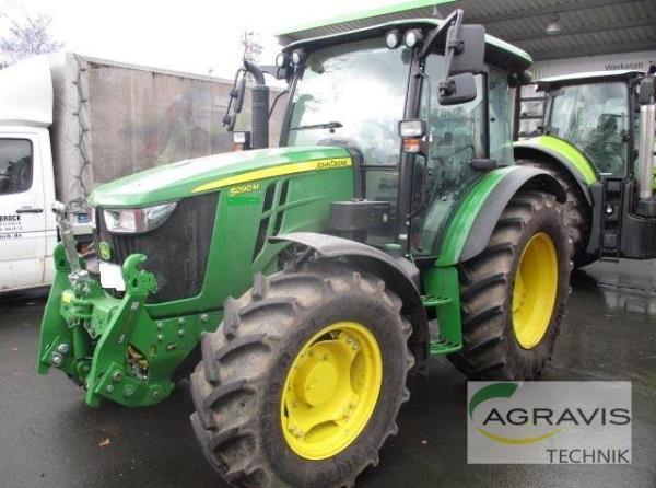 John Deere 5090 M