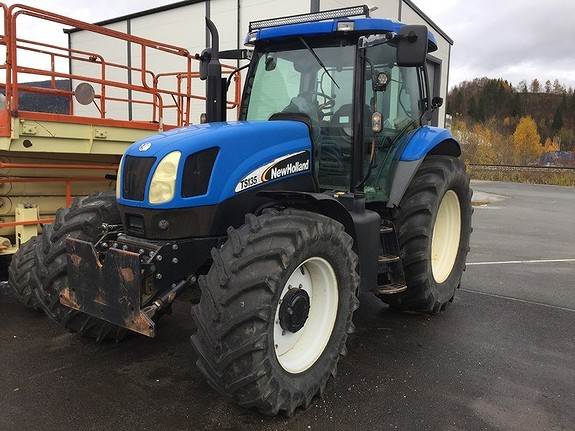 New Holland TS135A