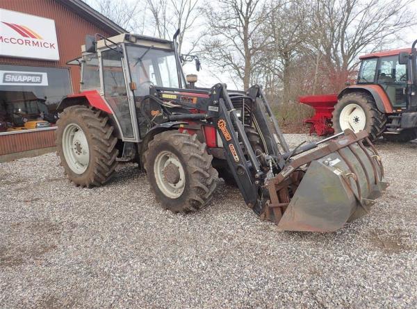 Massey Ferguson 375 med Hauer læsser