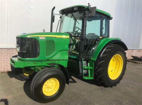 John Deere 6120 SE