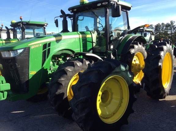 John Deere 8320R