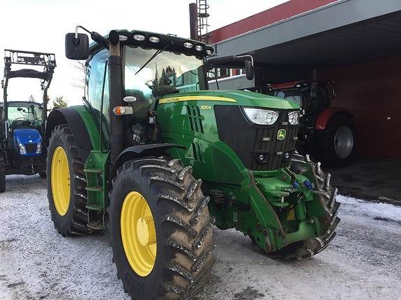 John Deere 6210R