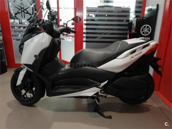 YAMAHA X-MAX 300