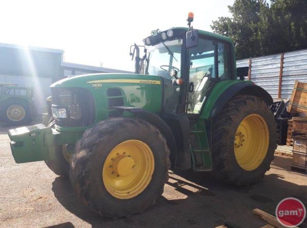 John Deere 7430