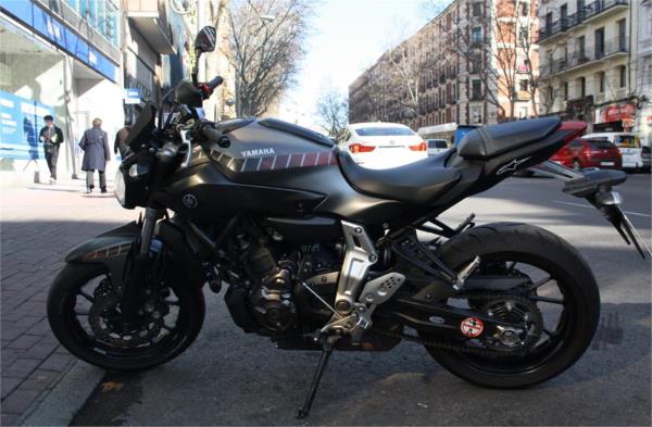 YAMAHA MT-07