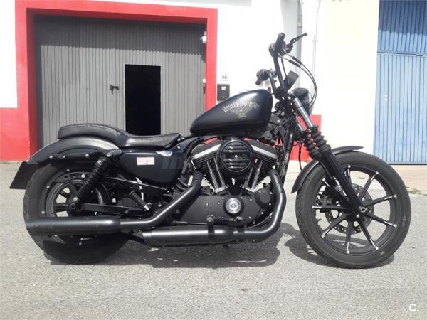 HARLEY DAVIDSON Sportster 883 Iron