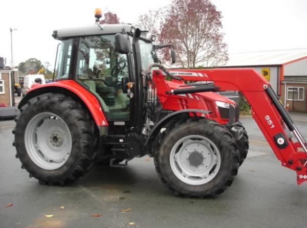 Massey Ferguson 5613