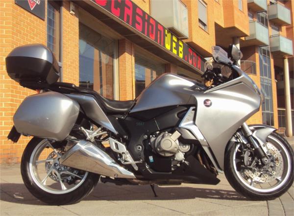 HONDA VFR 1200 F DCT