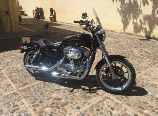 HARLEY DAVIDSON SPORTSTER 883