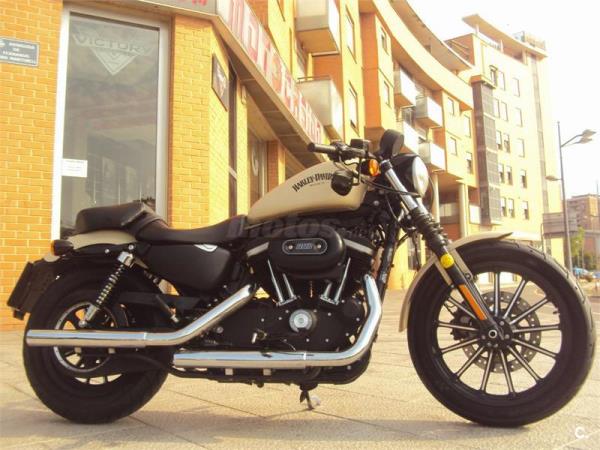 HARLEY DAVIDSON Sportster 883 Iron