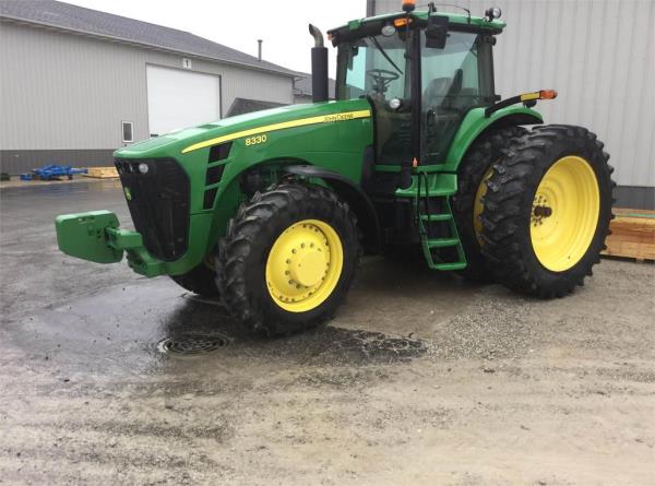 John Deere 8330