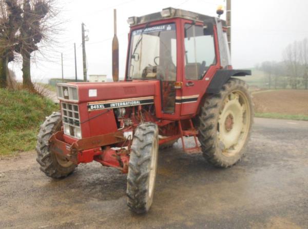 Case IH 845 XL