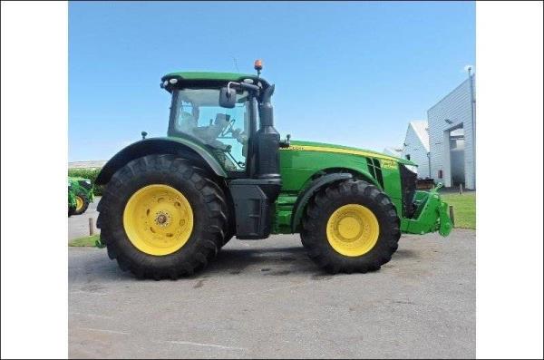 John Deere 8320 R