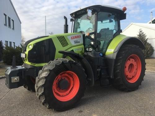 CLAAS Axion 830