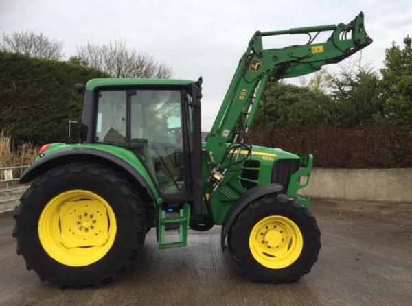 John Deere 6230