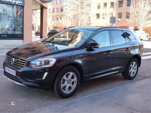 VOLVO XC60 2.0 D4 Momentum Auto 5p.