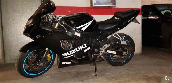 SUZUKI GSX R600