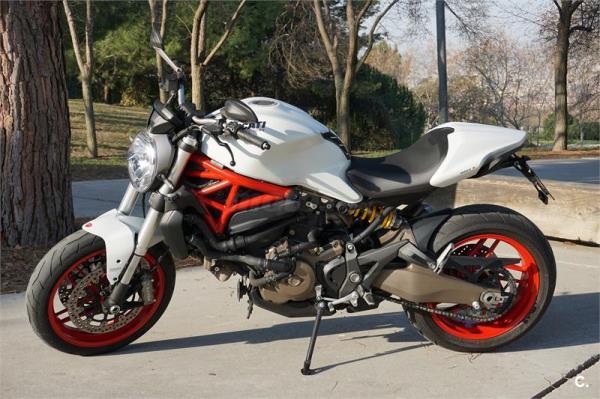 DUCATI Monster 821