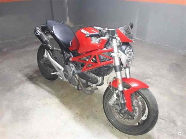 DUCATI MONSTER 696