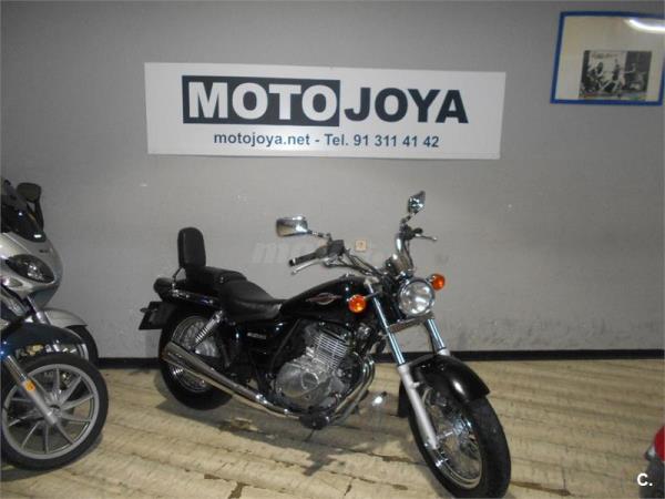 SUZUKI Marauder 250