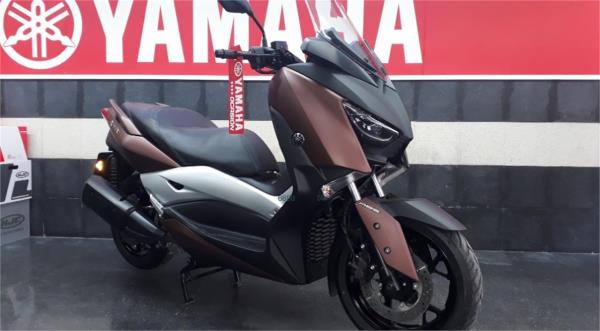 YAMAHA X-MAX 300