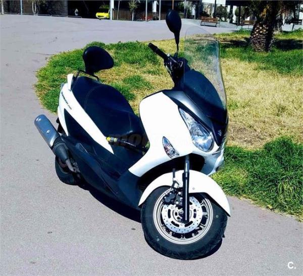 SUZUKI BURGMAN 200