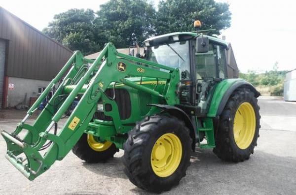 John Deere 6220