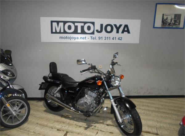 SUZUKI MARAUDER 250