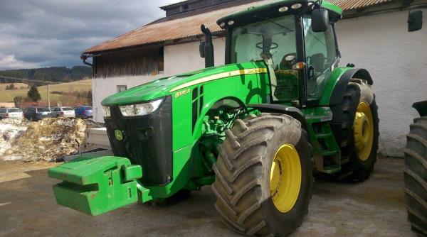 John Deere 8335 R